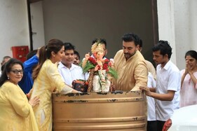 PHOTOS: શિલ્પા શેટ્ટીએ ધામધૂમથી આપી 'બાપ્પા'ની વિદાય, પતિ અને દીકરા સાથે કર્યો ખુબ ડાન્સ