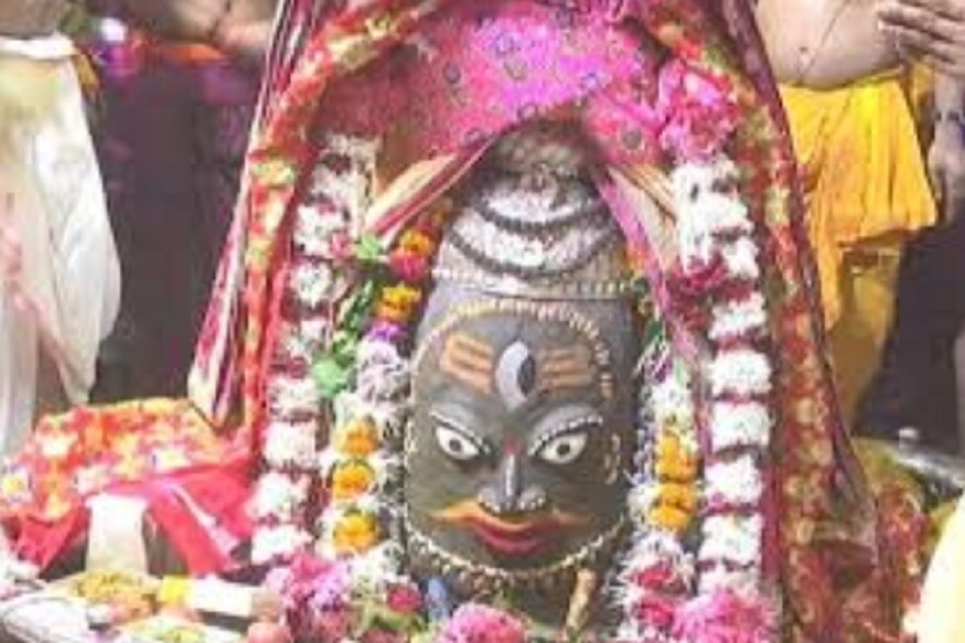 તમામ શિવભક્તો તે વાત જાણે છે કે શ્રાવણ મહિના શિવજીના ગુણગાન, તેમના જીવન સાથે જોડાયેલી કથા સાંભળવાથી પણ પુણ્ય મળે છે. શિવ આરતીમાં પણ પ્રભુના ગુણગાન રહેલા છે. જો કે શિવજી ભોળાના ભક્ત છે. તેમને ગુણગાનનો કોઇ મોહ નથી. તે સદાય પોતાના ભક્તો પણ તેમના આશીર્વાદ વરસાવે છે. ત્યારે શિવપુરાણમાં વાઘ ચર્મ અને શિવજી અંગે આ રસપ્રદ વાત જાણો. જેમાં ભગવાન શિવ અને વાઘ સંબંધિત એક કથા છે. તમામ શિવભક્તો તે વાત જાણે છે કે શ્રાવણ મહિના શિવજીના ગુણગાન, તેમના જીવન સાથે જોડાયેલી કથા સાંભળવાથી પણ પુણ્ય મળે છે. શિવ આરતીમાં પણ પ્રભુના ગુણગાન રહેલા છે. જો કે શિવજી ભોળાના ભક્ત છે. તેમને ગુણગાનનો કોઇ મોહ નથી. તે સદાય પોતાના ભક્તો પણ તેમના આશીર્વાદ વરસાવે છે. ત્યારે શિવપુરાણમાં વાઘ ચર્મ અને શિવજી અંગે આ રસપ્રદ વાત જાણો. જેમાં ભગવાન શિવ અને વાઘ સંબંધિત એક કથા છે.