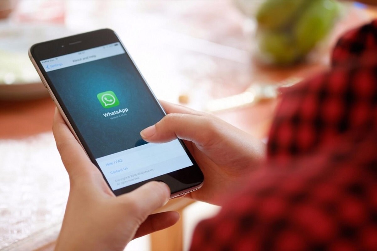 UI improvements for calls: વોટ્સએપ હાલના સમયમાં કોલના યૂઝર ઇન્ટરફેસને સારું બનાવવા પર કામ કરી રહ્યું છે. અપડેટ આવ્યા બાદ તમામ બટન સ્ક્રીન પર નીચે તરફ જોઈ શકાશે. UI improvements for calls: વોટ્સએપ હાલના સમયમાં કોલના યૂઝર ઇન્ટરફેસને સારું બનાવવા પર કામ કરી રહ્યું છે. અપડેટ આવ્યા બાદ તમામ બટન સ્ક્રીન પર નીચે તરફ જોઈ શકાશે.