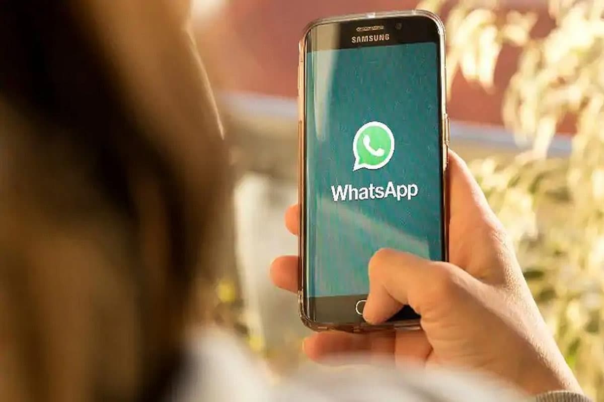 Ringtone for Group Call: આ નવા વર્જનમાં યૂઝર્સને ગ્રુપ કૉલ માટે રિંગોટોન મળશે. મળતી માહિતી મુજબ જ્યારે પણ તમને ગ્રુપ કોલ આવશે, વોટ્સએપમાં નવી રિંગટોન વાગશે. ધ્યાન આપવાની વાત એ છે કે આ રિંગટોન લૂપ પર હશે. Ringtone for Group Call: આ નવા વર્જનમાં યૂઝર્સને ગ્રુપ કૉલ માટે રિંગોટોન મળશે. મળતી માહિતી મુજબ જ્યારે પણ તમને ગ્રુપ કોલ આવશે, વોટ્સએપમાં નવી રિંગટોન વાગશે. ધ્યાન આપવાની વાત એ છે કે આ રિંગટોન લૂપ પર હશે.