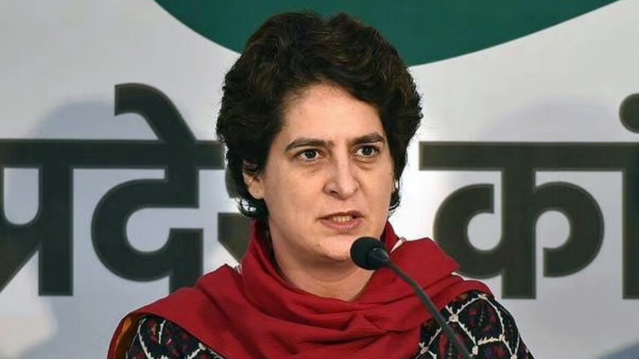Priyanka Gandhi House in Shimla : હિમાચલની રાજધાની શિમલામાં પ્રિયંકા ગાંધીનું ઘર છે. ઓગસ્ટમાં જ તેણે અહીં પોતાના પુત્રનો જન્મદિવસ સેલિબ્રેટ કર્યો હતો. જો કે હાલ કંગના રનૌટનો વિવાદ વકરતા શિમલામાં પ્રિયંકા ગાંધીના મકાનને તોડવાની માંગ કરી છે. હિમાચલના મંડીની રહેનારી કંગના રનૌટની ઓફિસને મુંબઇમાં બીએમસી દ્વારા ગેરકાનૂની બાંધકામના આરોપ સાથે તોડફોડ કરવામાં આવી. અને બિલ્ડિંગનો એક ભાગ તોડી દેવામાં આવ્યો. જે પછી સોશિયલ મીડિયામાં લોકોનો ગુસ્સો ફૂટ્યો છે. Priyanka Gandhi House in Shimla : હિમાચલની રાજધાની શિમલામાં પ્રિયંકા ગાંધીનું ઘર છે. ઓગસ્ટમાં જ તેણે અહીં પોતાના પુત્રનો જન્મદિવસ સેલિબ્રેટ કર્યો હતો. જો કે હાલ કંગના રનૌટનો વિવાદ વકરતા શિમલામાં પ્રિયંકા ગાંધીના મકાનને તોડવાની માંગ કરી છે. હિમાચલના મંડીની રહેનારી કંગના રનૌટની ઓફિસને મુંબઇમાં બીએમસી દ્વારા ગેરકાનૂની બાંધકામના આરોપ સાથે તોડફોડ કરવામાં આવી. અને બિલ્ડિંગનો એક ભાગ તોડી દેવામાં આવ્યો. જે પછી સોશિયલ મીડિયામાં લોકોનો ગુસ્સો ફૂટ્યો છે.