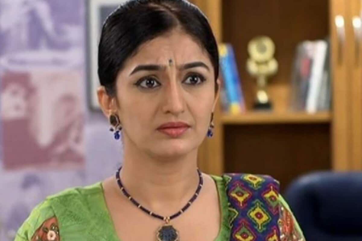 ટીવી શો તારક મહેતા કા ઉલ્ટા ચશ્મા (Taarak Mehta Ka Ooltah Chashmah) ઘણાં સમયથી ચર્ચામાં છે. શોએ હાલમાં જ 12 વર્ષ પૂર્ણ કર્યા છે અને હાલમાં શોનાં 3000 એપિસોડ પૂર્ણ થયા છે. જોકે, શોનાં 3000 વર્ષ પૂર્ણ થયાનાં થોડા સમય પહેલાં જ શોનાં બે કલાકારોએ અલવિદા કહી હતી. એક તો હતી નેહા મહેતા એટલે કે શોની અંજલી ભાભી. તેમની જગ્યાએ હવે આ કિરદાર સુનયના ફોજદાર અદા કરી રહી છે. (Photo Credit- @nehamehtaofficial/Instagram) ટીવી શો તારક મહેતા કા ઉલ્ટા ચશ્મા (Taarak Mehta Ka Ooltah Chashmah) ઘણાં સમયથી ચર્ચામાં છે. શોએ હાલમાં જ 12 વર્ષ પૂર્ણ કર્યા છે અને હાલમાં શોનાં 3000 એપિસોડ પૂર્ણ થયા છે. જોકે, શોનાં 3000 વર્ષ પૂર્ણ થયાનાં થોડા સમય પહેલાં જ શોનાં બે કલાકારોએ અલવિદા કહી હતી. એક તો હતી નેહા મહેતા એટલે કે શોની અંજલી ભાભી. તેમની જગ્યાએ હવે આ કિરદાર સુનયના ફોજદાર અદા કરી રહી છે. (Photo Credit- @nehamehtaofficial/Instagram)