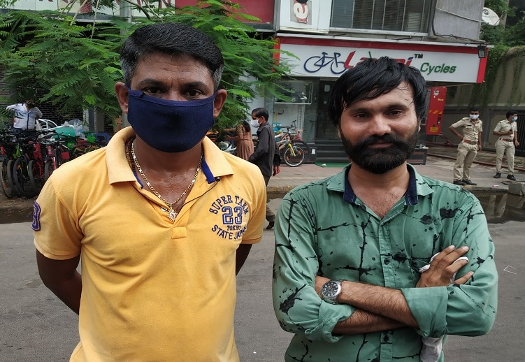 આ દરમિયાન ફાયર બ્રિગેડને જાણ થતા જ ફાયર બ્રિગેડની ટીમ પણ તાત્કાલિક ઘટના સ્થળ પર આવી પહોંચી હતી અને બચાવ કાર્યમાં લાગી હતી. જોકે સદ્નસીબે આજે રવિવાર હોવાથી મોટાભાગની ઓફિસો બંધ હતી જેના કારણે એક મોટી જાનહાની થતાં અટકી ગઈ છે. આગ કયા કારણોસર લાગી હતી તે અંગે ચોક્કસ કારણ જાણી શકાયું ન હતું. આ દરમિયાન ફાયર બ્રિગેડને જાણ થતા જ ફાયર બ્રિગેડની ટીમ પણ તાત્કાલિક ઘટના સ્થળ પર આવી પહોંચી હતી અને બચાવ કાર્યમાં લાગી હતી. જોકે સદ્નસીબે આજે રવિવાર હોવાથી મોટાભાગની ઓફિસો બંધ હતી જેના કારણે એક મોટી જાનહાની થતાં અટકી ગઈ છે. આગ કયા કારણોસર લાગી હતી તે અંગે ચોક્કસ કારણ જાણી શકાયું ન હતું.