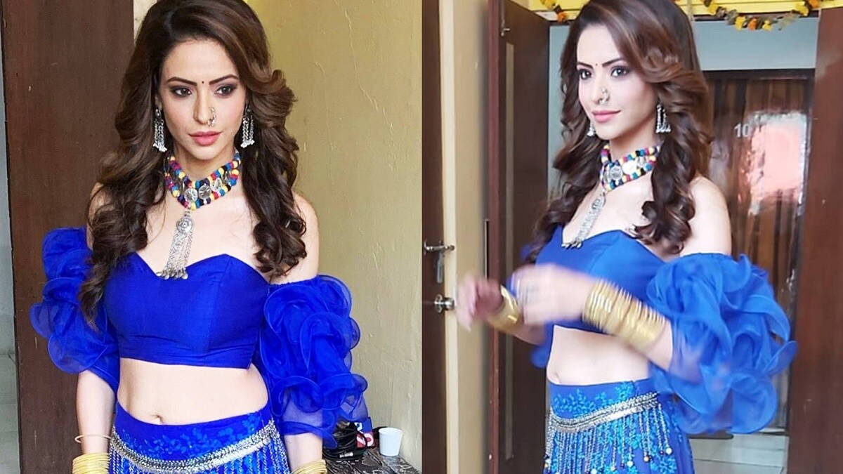 2018માં લોન્ચ થયેલો આ શો 2 વર્ષ બાદ રેપઅપ થવાનો છે. કહેવાય છે કે, શો પર કોમોલિકાનાં કેરેક્ટરને હાલમાં પૂર્ણ કરવાનો નિર્ણય લેવામાં આવ્યો છે. મીડિયા રિપોર્ટ્સ મુજબ, આ શોનો અંત અનુરાગ અને પ્રેરણાનાં એક હેપી એન્ડિંગ હશે કારણ કે કોમલિકા આખરે મરી જશે. મિસ્ટર બજાજ અને પ્રેરણાનાં અંતિમ સીનનું શૂટ થઇ રહ્યું છે. જે આ અઠવાડિયામાં પૂર્ણ થશે. 2018માં લોન્ચ થયેલો આ શો 2 વર્ષ બાદ રેપઅપ થવાનો છે. કહેવાય છે કે, શો પર કોમોલિકાનાં કેરેક્ટરને હાલમાં પૂર્ણ કરવાનો નિર્ણય લેવામાં આવ્યો છે. મીડિયા રિપોર્ટ્સ મુજબ, આ શોનો અંત અનુરાગ અને પ્રેરણાનાં એક હેપી એન્ડિંગ હશે કારણ કે કોમલિકા આખરે મરી જશે. મિસ્ટર બજાજ અને પ્રેરણાનાં અંતિમ સીનનું શૂટ થઇ રહ્યું છે. જે આ અઠવાડિયામાં પૂર્ણ થશે.