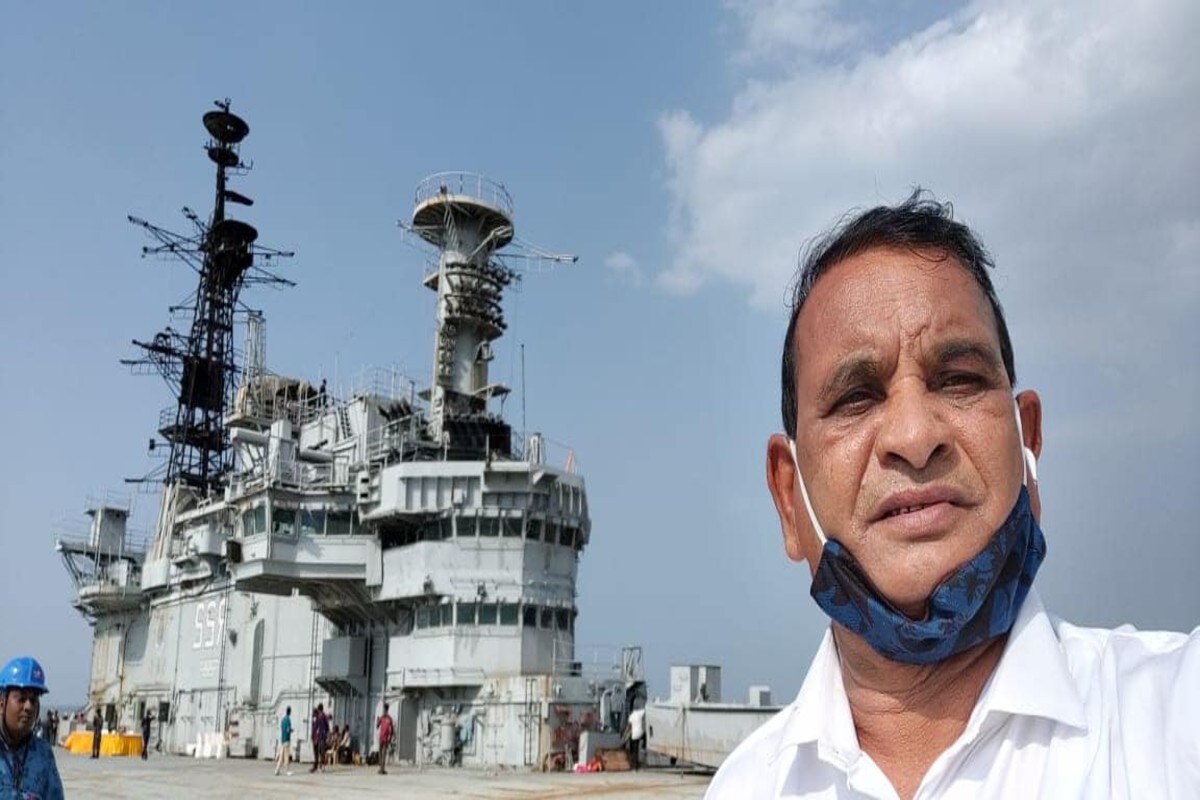 દરમિયાન આઈએએનસ વિરાટના કાર્યક્રમની હાજરીમાં તેઓ હતા જેના વિશે તેમણે જ સોશિયલ મીડિયા પર પોસ્ટ મૂકી હતી અને લખ્યું હતું કે 'આજ રોજ અલંગ ખાતે ભારતના ઐતિહાસિક યુદ્ધ જહાજ "INS વિરાટ" ની બ્રેકીંગ સેરેમની પ્રસંગે ઉપસ્થિત રહેવાનો અવસર મળ્યો. આ તકે માન. કેન્દ્રીય મંત્રી મનસુખભાઈ માંડવીયા જી, રાજ્ય મંત્રી ભુપેન્દ્રસિંહ ચુડાસમા અને વિભાવરીબેન દવે તથા શ્રીરામ ગ્રુપના ચેરમેન શ્રી મુકેશભાઈ વિશેષ ઉપસ્થિત રહ્યા હતા.' દરમિયાન આઈએએનસ વિરાટના કાર્યક્રમની હાજરીમાં તેઓ હતા જેના વિશે તેમણે જ સોશિયલ મીડિયા પર પોસ્ટ મૂકી હતી અને લખ્યું હતું કે 'આજ રોજ અલંગ ખાતે ભારતના ઐતિહાસિક યુદ્ધ જહાજ "INS વિરાટ" ની બ્રેકીંગ સેરેમની પ્રસંગે ઉપસ્થિત રહેવાનો અવસર મળ્યો. આ તકે માન. કેન્દ્રીય મંત્રી મનસુખભાઈ માંડવીયા જી, રાજ્ય મંત્રી ભુપેન્દ્રસિંહ ચુડાસમા અને વિભાવરીબેન દવે તથા શ્રીરામ ગ્રુપના ચેરમેન શ્રી મુકેશભાઈ વિશેષ ઉપસ્થિત રહ્યા હતા.'
