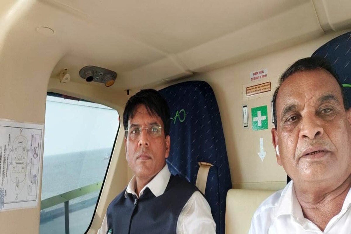 જોકે, કોરોના વાયરસ વિશે તેઓ સોશિયલ મીડિયા પર લખે છે કે 'આજ રોજ મારો કોવિડ (કોરોના) ટેસ્ટ પોઝીટીવ આવેલ હોય, જેથી મારા સંપર્કમાં આવેલ તમામ લોકોને સેલ્ફ આઇસોલેટ થવા અને ટેસ્ટ કરાવવા અનુરોધ કરું છું. આપ સૌની શુભેચ્છા અને આશીર્વાદ થી હાલ મારી તબિયત સ્વસ્થ છે.' જોકે, કોરોના વાયરસ વિશે તેઓ સોશિયલ મીડિયા પર લખે છે કે 'આજ રોજ મારો કોવિડ (કોરોના) ટેસ્ટ પોઝીટીવ આવેલ હોય, જેથી મારા સંપર્કમાં આવેલ તમામ લોકોને સેલ્ફ આઇસોલેટ થવા અને ટેસ્ટ કરાવવા અનુરોધ કરું છું. આપ સૌની શુભેચ્છા અને આશીર્વાદ થી હાલ મારી તબિયત સ્વસ્થ છે.'