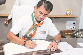 'ગાંડો હશે તોય હાલશે, પણ ગદ્દાર તો નહીં જ,' ધાનાણીના 'ટ્ટીટ બૉમ્બ'થી રાજકીય માહોલ ગરમાયો