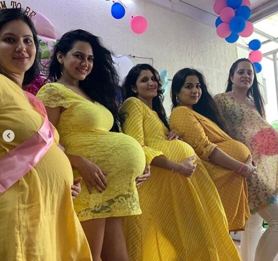 બીજા તરફ પૂજાએ તેનો ટીવી શો જગ જનની મા વૈષ્ણો દેવી છોડવાનો નિર્ણય કર્યો હતો જેમાં તે મા વૈષ્ણો દેવીનો રોલ અદા કરતી હતી. (PHOTO: Instagram) બીજા તરફ પૂજાએ તેનો ટીવી શો જગ જનની મા વૈષ્ણો દેવી છોડવાનો નિર્ણય કર્યો હતો જેમાં તે મા વૈષ્ણો દેવીનો રોલ અદા કરતી હતી. (PHOTO: Instagram)