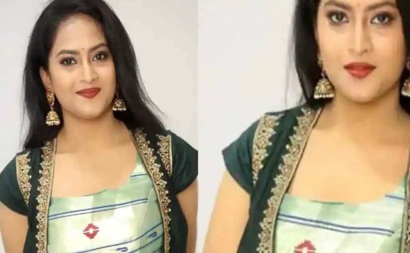 મંગળવારે રાત્રે આશરહે 10.00 વાગ્યાની આસપાસ હૈદરાબાદના એસઆર નગર પીએસ મથુરાનગરમાં H56 બ્લૉકના બીજા માળે રહેતી શ્રાવણીએ આત્મહત્યા કરી લીધી હોવાનો અહેવાલ છે. શ્રાવણીના ભાઈએ બહેનની મૃત્યુ બાદ આરોપીને શખત સજા આપવાની માંગણી કરી છે. મંગળવારે રાત્રે આશરહે 10.00 વાગ્યાની આસપાસ હૈદરાબાદના એસઆર નગર પીએસ મથુરાનગરમાં H56 બ્લૉકના બીજા માળે રહેતી શ્રાવણીએ આત્મહત્યા કરી લીધી હોવાનો અહેવાલ છે. શ્રાવણીના ભાઈએ બહેનની મૃત્યુ બાદ આરોપીને શખત સજા આપવાની માંગણી કરી છે.