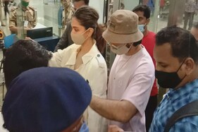 રણવીર સિંહની NCBને અરજી- 'દીપિકાને ગભરામણ થાય છે, પૂછપરછ દરમિયાન સાથે રહેવાં મળે મંજૂરી'