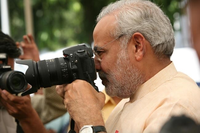 મોદીએ સત્તા સંભાળતા જ લગભગ 5 મહિના થયા હશે અને ગોધરા કાંડ થયો. જેમાં અનેક હિંદુ કારસેવકની મોત થઇ. અને તે પછી 2002માં ગુજરાતમાં મુસ્લિમો વિરુદ્ધ કોમી તોફાનો થયા. મોદીએ સત્તા સંભાળતા જ લગભગ 5 મહિના થયા હશે અને ગોધરા કાંડ થયો. જેમાં અનેક હિંદુ કારસેવકની મોત થઇ. અને તે પછી 2002માં ગુજરાતમાં મુસ્લિમો વિરુદ્ધ કોમી તોફાનો થયા.