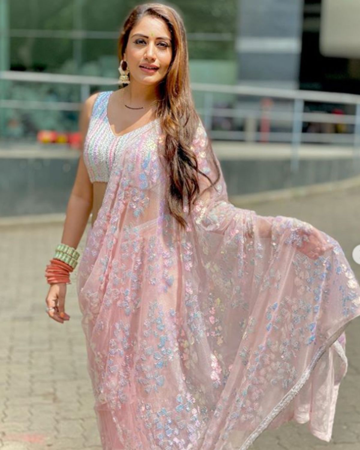 સુરભિ (Surbhi Chandna) અવાર નવાર નાગિન 5 (Naagin 5) નાં સેટ પરથી તેનો લૂક સોશિયલ મીડિયા પર શેર કરતી રહે છે, જે દર્શકોને ખુબ પસંદ પડી રહ્યો છે. (Photo Credit- @officialsurbhic/Instagram) સુરભિ (Surbhi Chandna) અવાર નવાર નાગિન 5 (Naagin 5) નાં સેટ પરથી તેનો લૂક સોશિયલ મીડિયા પર શેર કરતી રહે છે, જે દર્શકોને ખુબ પસંદ પડી રહ્યો છે. (Photo Credit- @officialsurbhic/Instagram)