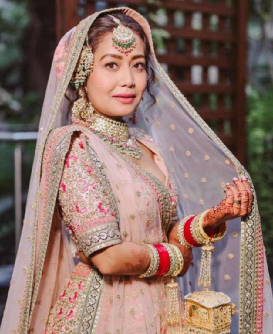 આ ઉપરાંત તેણે પોસ્ટમાં લખ્યું છે- #Sabyasachi Couple!!! થેન્કયૂ સબ્યસાચી સર બેસ્ટ આઉટફિટ ગિફ્ટ કરવા માટે. Photo Credit-@nehakakkar/Instagram આ ઉપરાંત તેણે પોસ્ટમાં લખ્યું છે- #Sabyasachi Couple!!! થેન્કયૂ સબ્યસાચી સર બેસ્ટ આઉટફિટ ગિફ્ટ કરવા માટે. Photo Credit-@nehakakkar/Instagram