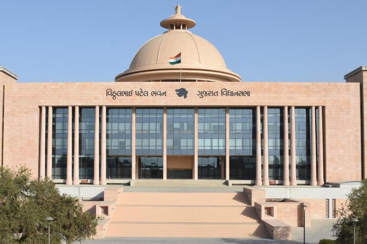 ગુજરાત પેટા ચૂંટણી: આઠ બેઠક પર કયા કયા ઉમેદવાર વચ્ચે 'જંગ', જાણો આખી યાદી