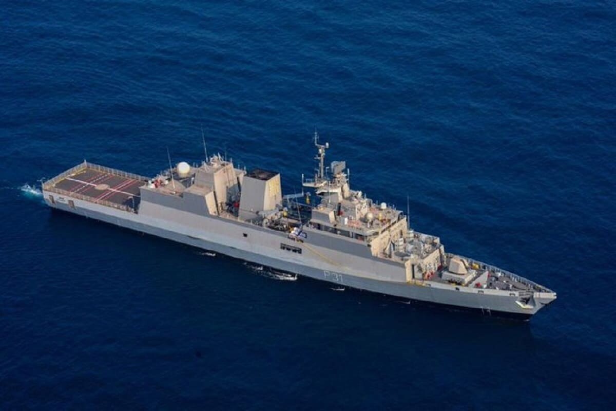 INS Kavarattiનું નિર્માણ કોલકાતાના ગાર્ડન રીચ શિપબિલ્ડર્સ એન્ડ એન્જિનિયર્સે કર્યું છે. આત્મનિર્ભર ભારત (Aatma Nirbhar Bharat)ની દિશામાં આ એક અગત્યનું પગલું છે. આ યુદ્ધ જહાજ નૌસેનામાં સામેલ થવાથી તેની તાકાતમાં અનેકગણો વધારો થશે. આઇએનએસ કવરત્તીનો 90 ટકા હિસ્સો સ્વદેશ નિર્મિત છે અને નવી ટેકનીકની મદદથી તેની દેખરેખ કરવાની જરૂરિયાત પણ ઓછી રહેશે. INS Kavarattiનું નિર્માણ કોલકાતાના ગાર્ડન રીચ શિપબિલ્ડર્સ એન્ડ એન્જિનિયર્સે કર્યું છે. આત્મનિર્ભર ભારત (Aatma Nirbhar Bharat)ની દિશામાં આ એક અગત્યનું પગલું છે. આ યુદ્ધ જહાજ નૌસેનામાં સામેલ થવાથી તેની તાકાતમાં અનેકગણો વધારો થશે. આઇએનએસ કવરત્તીનો 90 ટકા હિસ્સો સ્વદેશ નિર્મિત છે અને નવી ટેકનીકની મદદથી તેની દેખરેખ કરવાની જરૂરિયાત પણ ઓછી રહેશે.