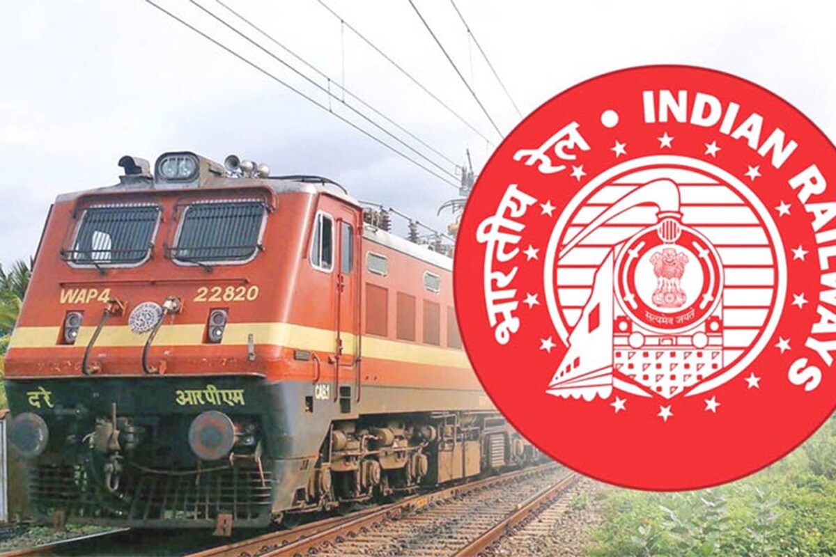 4. ટ્રેનનું સમયપત્રક બદલાશે<br />ટ્રેનમાં મુસાફરી કરતા લોકો માટે આ મહત્ત્વના સમાચાર છે. પહેલી નવેમ્બરથી ભારતીય રેલ આખા દેશની ટ્રેનોમાં સમયપત્રકમાં ફેરફાર કરી રહી છે. પહેલી નવેમ્બરના રોજ ટ્રેનોનું નવું સમયપત્રક જાહેર થશે. જેમાં 13 હજાર પ્રવાસી અને સાત હજાર માલગાડીના ટાઇમ બદલવામાં આવશે. દેશમાં 30 રાજધાની ટ્રેનનું સમયપત્રક પર પહેલી નવેમ્બરથી બદલાશે. પહેલી નવેમ્બરથી દર બુધવારને બાદ કરતા ચંદીગઢ અને નવી દિલ્હી વચ્ચે તેજસ એક્સપ્રેસ ટ્રેન દોડશે. 4. ટ્રેનનું સમયપત્રક બદલાશે<br />ટ્રેનમાં મુસાફરી કરતા લોકો માટે આ મહત્ત્વના સમાચાર છે. પહેલી નવેમ્બરથી ભારતીય રેલ આખા દેશની ટ્રેનોમાં સમયપત્રકમાં ફેરફાર કરી રહી છે. પહેલી નવેમ્બરના રોજ ટ્રેનોનું નવું સમયપત્રક જાહેર થશે. જેમાં 13 હજાર પ્રવાસી અને સાત હજાર માલગાડીના ટાઇમ બદલવામાં આવશે. દેશમાં 30 રાજધાની ટ્રેનનું સમયપત્રક પર પહેલી નવેમ્બરથી બદલાશે. પહેલી નવેમ્બરથી દર બુધવારને બાદ કરતા ચંદીગઢ અને નવી દિલ્હી વચ્ચે તેજસ એક્સપ્રેસ ટ્રેન દોડશે.