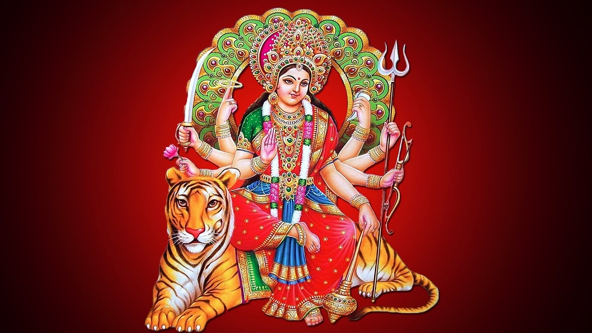 <br />આ કન્યાઓને ભોજનમાં ખીર, ચણા અને પુરી આપવી. આ સાથે જ તેમને ભોજન બાદ દક્ષિણામાં કોઇપણ એક ફળ અને પરિસ્થિતિ મુજબ પૈસાનું દાન કરવું. જેટલી નાની કન્યા હોય તેટલું સારુ ફળ મળે છે. <br />આ કન્યાઓને ભોજનમાં ખીર, ચણા અને પુરી આપવી. આ સાથે જ તેમને ભોજન બાદ દક્ષિણામાં કોઇપણ એક ફળ અને પરિસ્થિતિ મુજબ પૈસાનું દાન કરવું. જેટલી નાની કન્યા હોય તેટલું સારુ ફળ મળે છે.