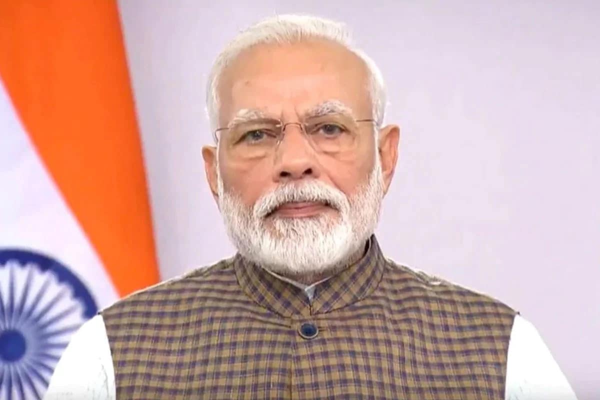 ટર્મ ડિપોઝિટ પર મળે છે આટલું વ્યાજઃ ટર્મ ડિપોઝિટની વાત કરીએ તો એકથી પાંચ વર્ષ માટે ટર્મ ડિપોઝિટ પર વ્યાજ દર 5.5થી 6.7 ટકા સુધી હોય છે. બીજી તરફ પાંચ વર્ષ માટે રિકરિંગ ડિપોઝિટ પર વ્યાજ દર 5.8 ટકા છે. બેન્કિંગની ભાષામાં બેન્ક એફડીને ટર્મ ડિપોઝિટ પણ કહેવામાં આવે છે. કારણ કે તેમાં 7 દિવસથી લઈને 10 વર્ષ સુધીની લોક-ઇન અવધિ હોય છે. ટર્મ ડિપોઝિટ પર મળે છે આટલું વ્યાજઃ ટર્મ ડિપોઝિટની વાત કરીએ તો એકથી પાંચ વર્ષ માટે ટર્મ ડિપોઝિટ પર વ્યાજ દર 5.5થી 6.7 ટકા સુધી હોય છે. બીજી તરફ પાંચ વર્ષ માટે રિકરિંગ ડિપોઝિટ પર વ્યાજ દર 5.8 ટકા છે. બેન્કિંગની ભાષામાં બેન્ક એફડીને ટર્મ ડિપોઝિટ પણ કહેવામાં આવે છે. કારણ કે તેમાં 7 દિવસથી લઈને 10 વર્ષ સુધીની લોક-ઇન અવધિ હોય છે.
