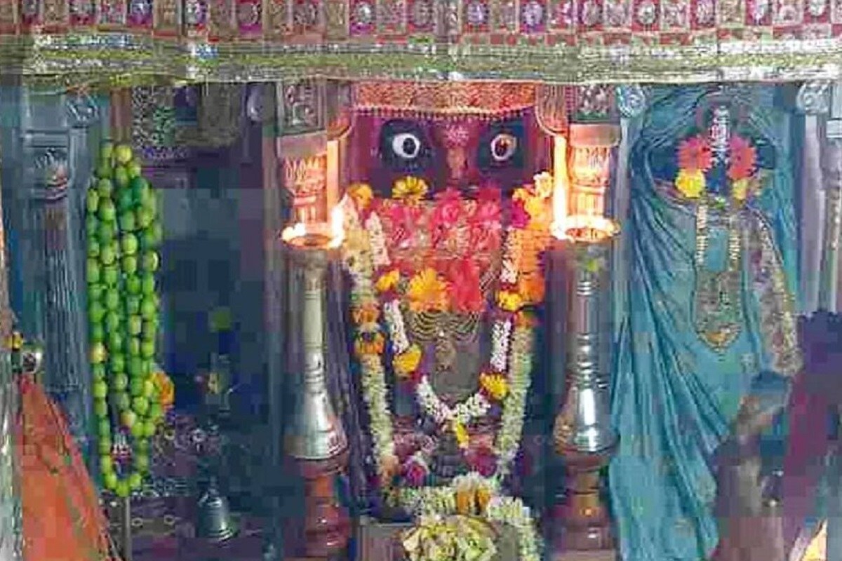 પાવાગઢમાં કાલિકા મંદિર ટ્રસ્ટ દ્વારા દર્શનાર્થીઓ માટે વિશેષ આયોજન કરવામાં આવ્યું હતું. દર્શન માટે બે વર્ચ્યુઅલ ડોમ સેન્ટર ઉભા કરવામાં આવ્યા છે. પંચમહાલમાં આવેલ શક્તિપીઠ અને યાત્રાધામ પાવાગઢ ખાતે પણ મંદિર દર્શન બંધ રાખવામાં આવ્યા છે. 16 ઓક્ટોબરથી 1 નવેમ્બર સુધી મંદિરમાં ફિજિકલ દર્શન બંધ રાખવામાં આવ્યા છે ત્યારે પાવાગઢ મંદિર ટ્રસ્ટ દ્વારા જુદી જુદી જગ્યાઓ પર વર્ચ્યુઅલ દર્શન સેન્ટર બનાવવામાં આવ્યા છે. (પાવાગઢ મંદિર) પાવાગઢમાં કાલિકા મંદિર ટ્રસ્ટ દ્વારા દર્શનાર્થીઓ માટે વિશેષ આયોજન કરવામાં આવ્યું હતું. દર્શન માટે બે વર્ચ્યુઅલ ડોમ સેન્ટર ઉભા કરવામાં આવ્યા છે. પંચમહાલમાં આવેલ શક્તિપીઠ અને યાત્રાધામ પાવાગઢ ખાતે પણ મંદિર દર્શન બંધ રાખવામાં આવ્યા છે. 16 ઓક્ટોબરથી 1 નવેમ્બર સુધી મંદિરમાં ફિજિકલ દર્શન બંધ રાખવામાં આવ્યા છે ત્યારે પાવાગઢ મંદિર ટ્રસ્ટ દ્વારા જુદી જુદી જગ્યાઓ પર વર્ચ્યુઅલ દર્શન સેન્ટર બનાવવામાં આવ્યા છે. (પાવાગઢ મંદિર)