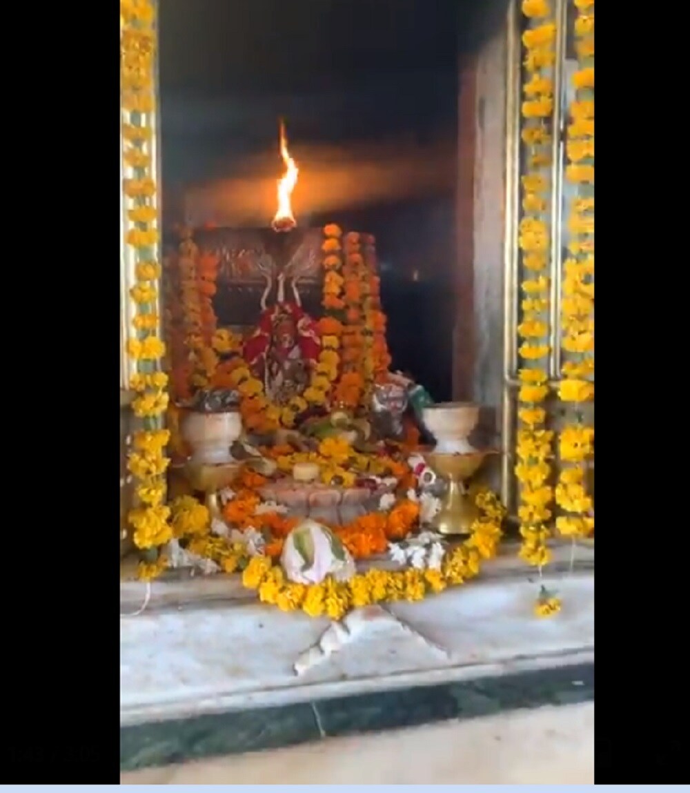 આ વર્ષે દશેરાનો તહેવાર 25 ઓક્ટોબર 2020 અને ઘણા સ્થળોએ 26 ઓક્ટોબરે પણ ઉજવવામાં આવશે. આ દિવસે સૂર્ય તુલા રાશિમાં અને ચંદ્ર મકર રાશિમાં રહેશે. ધનિષ્ઠ નક્ષત્ર પણ આ દિવસે રહેશે. (અંબાજીનાં ગોખનાં દર્શન) આ વર્ષે દશેરાનો તહેવાર 25 ઓક્ટોબર 2020 અને ઘણા સ્થળોએ 26 ઓક્ટોબરે પણ ઉજવવામાં આવશે. આ દિવસે સૂર્ય તુલા રાશિમાં અને ચંદ્ર મકર રાશિમાં રહેશે. ધનિષ્ઠ નક્ષત્ર પણ આ દિવસે રહેશે. (અંબાજીનાં ગોખનાં દર્શન)
