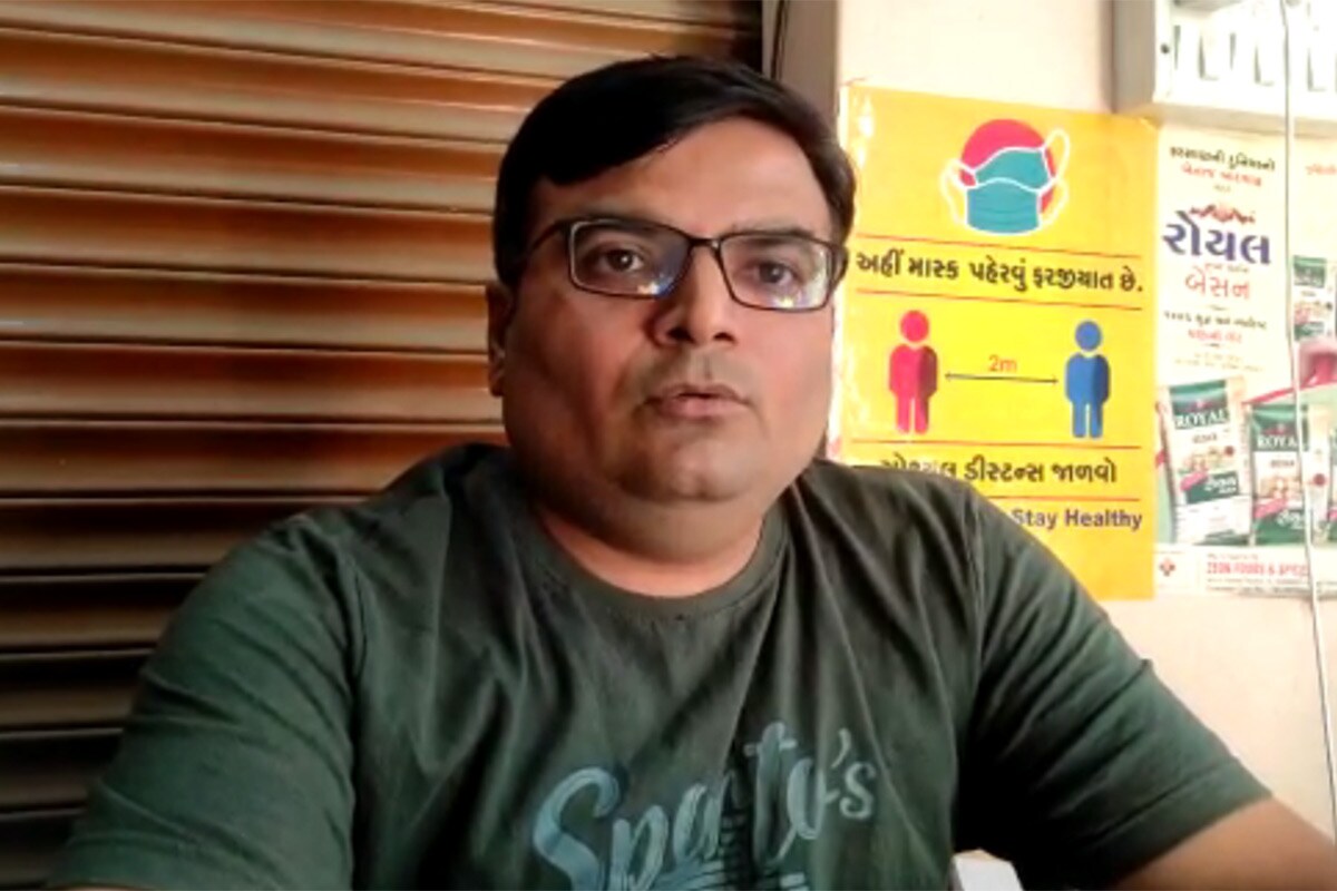 કેશોદ ખાતે આ તેલની બ્રાન્ડના એજન્ટે આ મામલે જણાવ્યું હતું કે, 'મને મીડિયા મારફતે તેલમાંથી ઉંદર નીકળ્યાની માહિતી મળી છે. આવું કેવી રીતે થઈ શકે તેના વિશે અમે ખુદ આશ્ચર્યમાં છીએ. પેક ડબ્બાની અંદર આવું કેવી રીતે થઈ શકે? કોઈ ફરિયાદ હોય તો અમે તેને સ્વીકારવા માટે તૈયાર છીએ. અમને અહીં કોઈ ફરિયાદ મળી નથી. કપાસિયા તેલનો કલર ઓરેન્જ હોય છે, આ કલર જે છે એમાં પીળો કલર બતાવવામાં આવ્યો છે. હકીકત શું છે એ અમને પણ જાણ નથી.' કેશોદ ખાતે આ તેલની બ્રાન્ડના એજન્ટે આ મામલે જણાવ્યું હતું કે, 'મને મીડિયા મારફતે તેલમાંથી ઉંદર નીકળ્યાની માહિતી મળી છે. આવું કેવી રીતે થઈ શકે તેના વિશે અમે ખુદ આશ્ચર્યમાં છીએ. પેક ડબ્બાની અંદર આવું કેવી રીતે થઈ શકે? કોઈ ફરિયાદ હોય તો અમે તેને સ્વીકારવા માટે તૈયાર છીએ. અમને અહીં કોઈ ફરિયાદ મળી નથી. કપાસિયા તેલનો કલર ઓરેન્જ હોય છે, આ કલર જે છે એમાં પીળો કલર બતાવવામાં આવ્યો છે. હકીકત શું છે એ અમને પણ જાણ નથી.'