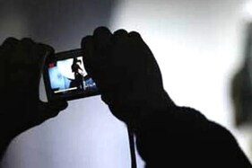 સુરત : કૌટુંબિક ભાઈ સાથે હતો પ્રેમ સંબંધ, યુવતીએ સગાઈ કરી લેતા યુવકે કર્યુ ન કરવાનું કામ