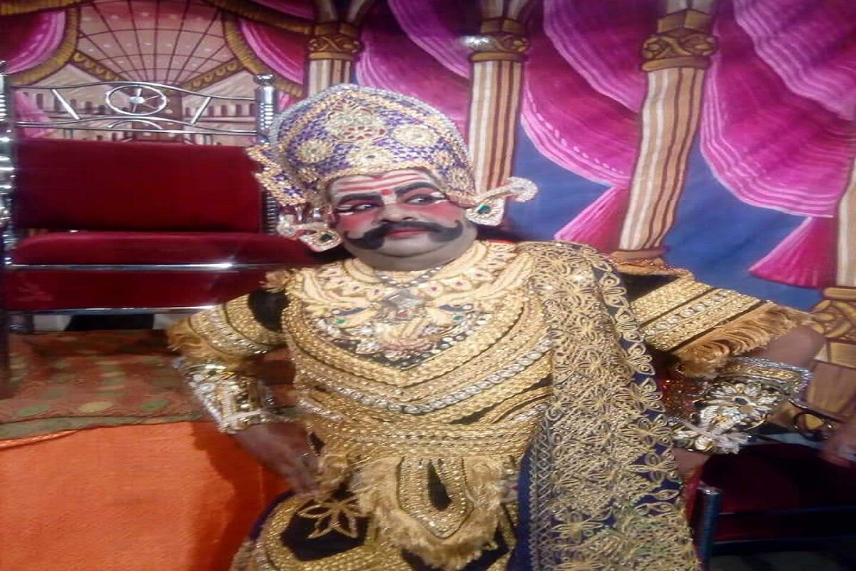 વિજયાદશમી મંચના પ્રમુખ રાજેન્દ્ર ભાઈ જાટ અને કમિટીના સભ્ય લક્ષ્મીનારાયણ તિવારી જણાવે છે કે આ વિસ્તારમાં દસ દિવસ સુધી વિજ્યાદશમી પર્વ મનાવવામાં આવે છે દસ દિવસ સુધી અહીં અલગ અલગ દુકાનો ખોલી અને અનેક લોકો રોજગારી પણ મેળવતા હોય છે. અને રંગેચંગે આ પર્વ ઉજવાતો હોય છે. પરંતુ આ વર્ષે કોરોના કાળમાં કશું જ શક્ય બની શક્યું નથી. જોકે અહીં વર્ષોથી ભજવાથી રામલીલા પણ આ વર્ષે નહીં ભજવાય ત્યારે અહીં રામલીલા રંગમંચ પણ સૂમસામ ભાસી રહ્યો છે. વિજયાદશમી મંચના પ્રમુખ રાજેન્દ્ર ભાઈ જાટ અને કમિટીના સભ્ય લક્ષ્મીનારાયણ તિવારી જણાવે છે કે આ વિસ્તારમાં દસ દિવસ સુધી વિજ્યાદશમી પર્વ મનાવવામાં આવે છે દસ દિવસ સુધી અહીં અલગ અલગ દુકાનો ખોલી અને અનેક લોકો રોજગારી પણ મેળવતા હોય છે. અને રંગેચંગે આ પર્વ ઉજવાતો હોય છે. પરંતુ આ વર્ષે કોરોના કાળમાં કશું જ શક્ય બની શક્યું નથી. જોકે અહીં વર્ષોથી ભજવાથી રામલીલા પણ આ વર્ષે નહીં ભજવાય ત્યારે અહીં રામલીલા રંગમંચ પણ સૂમસામ ભાસી રહ્યો છે.