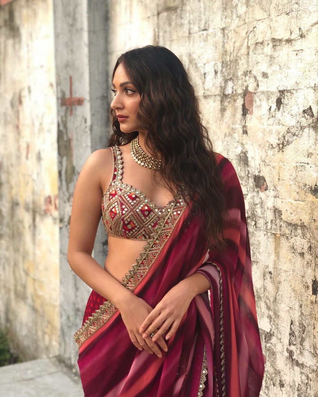 અક્ષય કુમારનાં શોમાં વાત વાતમાં કંઇ એવું કહી દીધુ કે, તેનાંથી કિયારા અડવાણીનાં બોયફ્રેન્ડ અંગે અફવાઓ થઇ રહી છે. કિયારા અડવાણીનું નામ બોલિવૂડ એક્ટર સાથે જોડાઇ રહ્યું છે. અક્ષય કુમારનાં શોમાં વાત વાતમાં કંઇ એવું કહી દીધુ કે, તેનાંથી કિયારા અડવાણીનાં બોયફ્રેન્ડ અંગે અફવાઓ થઇ રહી છે. કિયારા અડવાણીનું નામ બોલિવૂડ એક્ટર સાથે જોડાઇ રહ્યું છે.