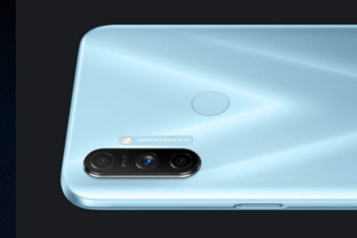 Realme Narzo 20ની કિંમત 11,499: Realme Narzo 20 સ્માર્ટફોન 6.5 ઇંચની એચડી ડિસ્પ્લેની સાથે આવે છે. આ સ્માર્ટફોનમાં Media Tek Helio G85 પ્રોસેસર છે અને 6,000mAh બેટરી આપવામાં આવી છે. આ બેટરી 18W ફાસ્ટ ચાર્જિંગ ફિચરથી લેસ છે. આ સિવાય આ ફોનમાં ટ્રિપલ રિયર કેમેરા સેટઅપ છે. જેમાં પહેલા 48MP પ્રાઇમરી લેન્સ, બીજું 8MP અલ્ટ્રા વાઇડ એંગલ લેન્સ અને ત્રીજું 2MP મૈક્રો લેંસ છે. સાથે જ ફોનની ફ્રંટમાં 8MP સેલ્ફી કેમેરા આપવામાં આવ્યો છે. Realme Narzo 20ની કિંમત 11,499: Realme Narzo 20 સ્માર્ટફોન 6.5 ઇંચની એચડી ડિસ્પ્લેની સાથે આવે છે. આ સ્માર્ટફોનમાં Media Tek Helio G85 પ્રોસેસર છે અને 6,000mAh બેટરી આપવામાં આવી છે. આ બેટરી 18W ફાસ્ટ ચાર્જિંગ ફિચરથી લેસ છે. આ સિવાય આ ફોનમાં ટ્રિપલ રિયર કેમેરા સેટઅપ છે. જેમાં પહેલા 48MP પ્રાઇમરી લેન્સ, બીજું 8MP અલ્ટ્રા વાઇડ એંગલ લેન્સ અને ત્રીજું 2MP મૈક્રો લેંસ છે. સાથે જ ફોનની ફ્રંટમાં 8MP સેલ્ફી કેમેરા આપવામાં આવ્યો છે.