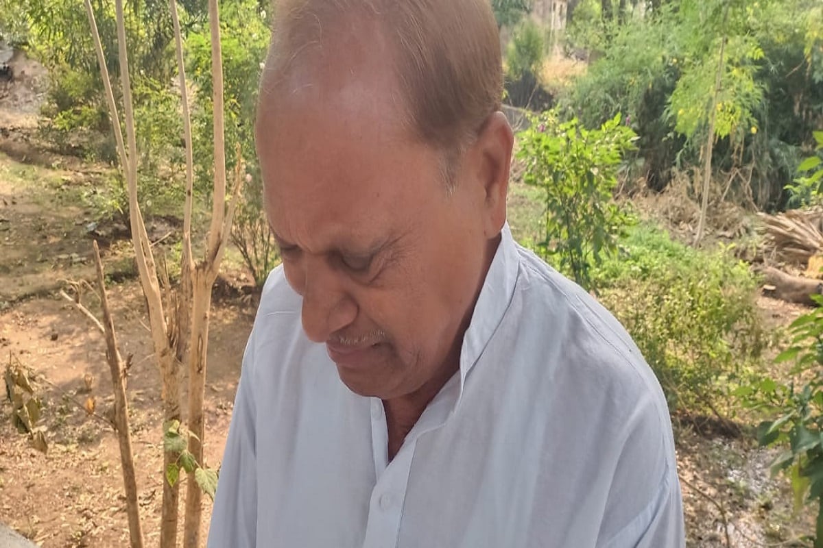 તેમણે કહ્યું હતું કે કોઈ પણ કામ લઈને જાવ પણ એમના મોઢા માંથી મેં ના શબ્દ કોઈ દિવસ સાંભળ્યો નથી. એમણે મારા જેવા હજારો લોકોને વિવિધ રાજકીય પદ આપ્યા હતા. તેઓ યુવાનોના માર્ગદર્શક હતા. રાત દિવસ ગરીબોની ચિંતા કરનારા જ હવે રહ્યા નથી તો હવે આ વિસ્તારના પ્રશ્નો અમે કોને રજૂ કરીશું એ ચિંતા હવે સતાવી રહી છે. કોંગ્રેસ જ્યારે પણ મુશ્કેલીમાં હોય ત્યારે અહેમદ પટેલે પોતાની સુઝબુઝ અને આવડતથી મુશ્કેલીઓ આસાન કરી છે. તેમણે કહ્યું હતું કે કોઈ પણ કામ લઈને જાવ પણ એમના મોઢા માંથી મેં ના શબ્દ કોઈ દિવસ સાંભળ્યો નથી. એમણે મારા જેવા હજારો લોકોને વિવિધ રાજકીય પદ આપ્યા હતા. તેઓ યુવાનોના માર્ગદર્શક હતા. રાત દિવસ ગરીબોની ચિંતા કરનારા જ હવે રહ્યા નથી તો હવે આ વિસ્તારના પ્રશ્નો અમે કોને રજૂ કરીશું એ ચિંતા હવે સતાવી રહી છે. કોંગ્રેસ જ્યારે પણ મુશ્કેલીમાં હોય ત્યારે અહેમદ પટેલે પોતાની સુઝબુઝ અને આવડતથી મુશ્કેલીઓ આસાન કરી છે.