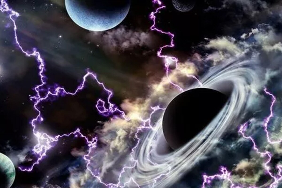 શું આ ચિંતાનો વિષય છે?: આપણું સૌર મંડળ Sagittarius A*ની અંદર નથી જઈ રહ્યું એટલે ચિંતાની કોઈ વાત નથી. આનાથી કોઈ પણ પ્રકારનો ખતરો પણ નથી. મિલ્કી વેના નકશીમાં થોડો સુધારો થયો છે, જેનાથી આપણી સ્થિતિ વધારે સ્પષ્ટ બતાવવામાં આવી છે. આ સર્વે એવું પણ કહે છે કે ગેલેક્સીમાં અંતર હોવાથી નકશો બનાવવાનું કામ કેટલું મુશ્કેલ હોય છે. (પ્રતીકાત્મક તસવીર) શું આ ચિંતાનો વિષય છે?: આપણું સૌર મંડળ Sagittarius A*ની અંદર નથી જઈ રહ્યું એટલે ચિંતાની કોઈ વાત નથી. આનાથી કોઈ પણ પ્રકારનો ખતરો પણ નથી. મિલ્કી વેના નકશીમાં થોડો સુધારો થયો છે, જેનાથી આપણી સ્થિતિ વધારે સ્પષ્ટ બતાવવામાં આવી છે. આ સર્વે એવું પણ કહે છે કે ગેલેક્સીમાં અંતર હોવાથી નકશો બનાવવાનું કામ કેટલું મુશ્કેલ હોય છે. (પ્રતીકાત્મક તસવીર)