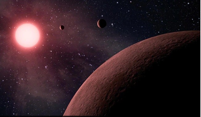 શુક્રનું તુલા રાશિમાં ગોચર- શુક્ર (Planet Venus)ભૌતિક સુખ-સુવિધાઓ આપનાર ગ્રહ પોતાની સ્વરાશિમાં પ્રવેશ કરશે. શુક્ર 17 નવેમ્બરે તુલા રાશિમાં પ્રવેશ કરશે અને 11 ડિસેમ્બર સુધી આ રાશિમાં રહેશે. પ્રેમ અને રોમાંસની દ્રષ્ટિએ શુક્રને ખૂબ જ મહત્વપૂર્ણ માનવામાં આવે છે. શુક્રનું તુલા રાશિમાં ગોચર- શુક્ર (Planet Venus)ભૌતિક સુખ-સુવિધાઓ આપનાર ગ્રહ પોતાની સ્વરાશિમાં પ્રવેશ કરશે. શુક્ર 17 નવેમ્બરે તુલા રાશિમાં પ્રવેશ કરશે અને 11 ડિસેમ્બર સુધી આ રાશિમાં રહેશે. પ્રેમ અને રોમાંસની દ્રષ્ટિએ શુક્રને ખૂબ જ મહત્વપૂર્ણ માનવામાં આવે છે.