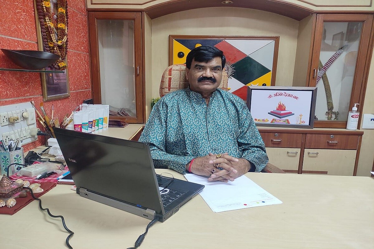 જ્યોતિષાચાર્ય ધર્મેન્દ્રસિંહ ઝાલાના મતે ગત વર્ષ 2020 માં ખેડૂતોએ અને વેપાર જગત સાથે સંકળાયેલા વેપારીઓએ ઘણું ગુમાવવું પડ્યું છે. કોરોના મહામારીમાં ઘણું નુકસાન સહન કર્યું છે. પરંતુ આ વર્ષની કુંડળી પર નજર કરીએ તો શનિ મકર રાશિમાં બળવાન થાય છે. માટે જમીન અને ખેતીવાડી પર તેની અસર થશે. જ્યોતિષાચાર્ય ધર્મેન્દ્રસિંહ ઝાલાના મતે ગત વર્ષ 2020 માં ખેડૂતોએ અને વેપાર જગત સાથે સંકળાયેલા વેપારીઓએ ઘણું ગુમાવવું પડ્યું છે. કોરોના મહામારીમાં ઘણું નુકસાન સહન કર્યું છે. પરંતુ આ વર્ષની કુંડળી પર નજર કરીએ તો શનિ મકર રાશિમાં બળવાન થાય છે. માટે જમીન અને ખેતીવાડી પર તેની અસર થશે.