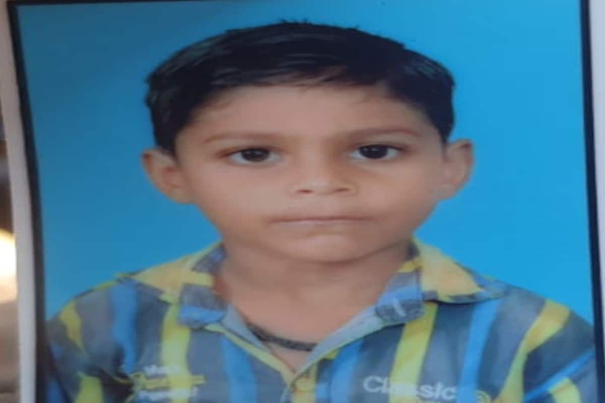 ત્યારે લોક ચર્ચા એવી પણ હતી કે જંયતિ ભાઈ લોકડાઉનના સમયમાં અસ્થિર મગજના થઈ ગયા હોય તેવી હરકતો કરતા હતા,ત્યારે ફરી થી જયંતિ ભાઈ બિમારી નો ભોગ બન્યા હોય કે ખોટા વિચારો ને કારણે પુત્રો સાથે કુવામા ભુસકો માર્યો હોય તેવી પણ એક આશંકા વય્કત કરવામા આવી હતી . જયંતિ ભાઈ નિ મગજ ની દવા પણ ચાલતી હતી ત્યારે લોક ચર્ચા એવી પણ હતી કે જંયતિ ભાઈ લોકડાઉનના સમયમાં અસ્થિર મગજના થઈ ગયા હોય તેવી હરકતો કરતા હતા,ત્યારે ફરી થી જયંતિ ભાઈ બિમારી નો ભોગ બન્યા હોય કે ખોટા વિચારો ને કારણે પુત્રો સાથે કુવામા ભુસકો માર્યો હોય તેવી પણ એક આશંકા વય્કત કરવામા આવી હતી . જયંતિ ભાઈ નિ મગજ ની દવા પણ ચાલતી હતી