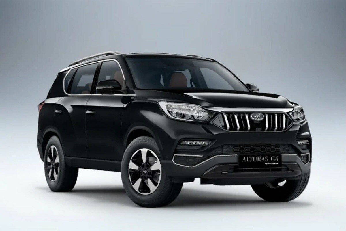 મહિન્દ્રાની ફ્લેગશિપ SUV BS6 Alturas G4 પર 3.06 લાખ રૂપિયાનો લાભ હેઠળ ગ્રાહકોને 2.20 લાખ રૂપિયાનું રોકડ ડિસ્કાઉન્ટ મળશે. આ SUV પર 50 હજાર રૂપિયાનું એક્સચેન્જ બોનસ પણ મળશે. સાથોસાથ ગ્રાહકોને આ કાર પર 16 હજાર રૂપિયાનું કોર્પોરેટ ડિસ્કાઉન્ટ અને 20 હજાર રૂપિયાના અન્ય લાભ મળશે. મહિન્દ્રાની ફ્લેગશિપ SUV BS6 Alturas G4 પર 3.06 લાખ રૂપિયાનો લાભ હેઠળ ગ્રાહકોને 2.20 લાખ રૂપિયાનું રોકડ ડિસ્કાઉન્ટ મળશે. આ SUV પર 50 હજાર રૂપિયાનું એક્સચેન્જ બોનસ પણ મળશે. સાથોસાથ ગ્રાહકોને આ કાર પર 16 હજાર રૂપિયાનું કોર્પોરેટ ડિસ્કાઉન્ટ અને 20 હજાર રૂપિયાના અન્ય લાભ મળશે.
