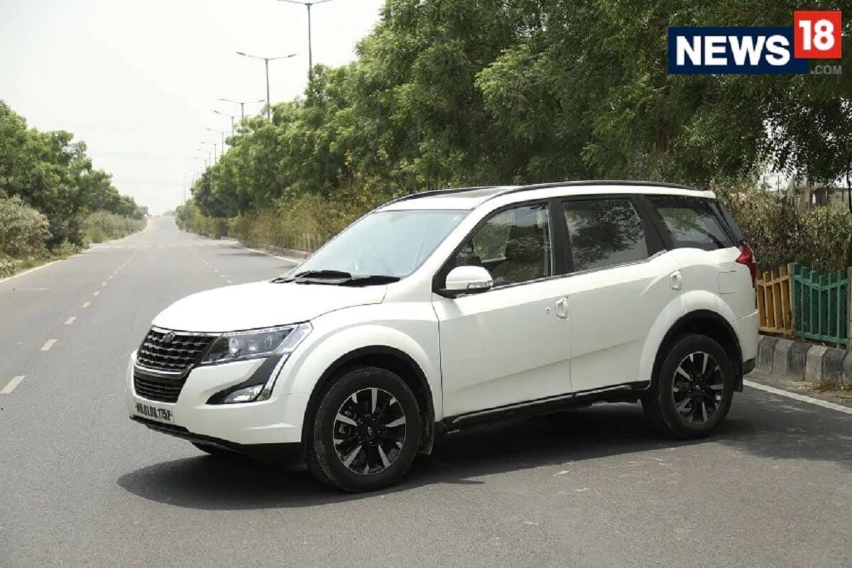 Mahindra XUV500 પર ગ્રાહકોને કુલ 51,200 રૂપિયાનું ડિસ્કાઉન્ટ મળી રહ્યું છે. તેમાંથી 12,200 રૂપિયાનું રોકડ ડિસ્કાઉન્ટ, 20,000 રૂપિયા એક્સચેન્જ બોનસ, 9 હજાર રૂપિયાનું કોર્પોરેટ ડિસ્કાઉન્ટ અને 10 હજાર રૂપિયાનો વધારાનો લાભ મળી રહ્યો છે. Mahindra XUV500 પર ગ્રાહકોને કુલ 51,200 રૂપિયાનું ડિસ્કાઉન્ટ મળી રહ્યું છે. તેમાંથી 12,200 રૂપિયાનું રોકડ ડિસ્કાઉન્ટ, 20,000 રૂપિયા એક્સચેન્જ બોનસ, 9 હજાર રૂપિયાનું કોર્પોરેટ ડિસ્કાઉન્ટ અને 10 હજાર રૂપિયાનો વધારાનો લાભ મળી રહ્યો છે.