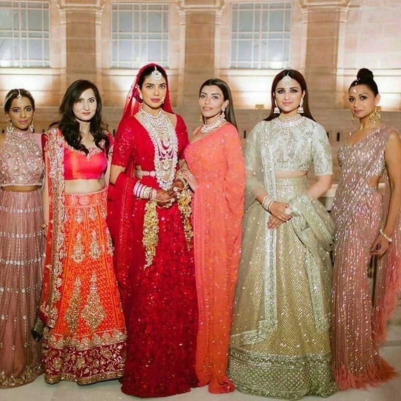 1 ડિસેમ્બરનાં જ્યાં દેસી ગર્લે ક્રિશ્ચિન વેડિંગ કરી હતી તો 2 ડિસેમ્બરનાં બંનેએ હિન્દૂ રીતિ-રિવાજથી લગ્ન કર્યા હતાં. 1 ડિસેમ્બરનાં જ્યાં દેસી ગર્લે ક્રિશ્ચિન વેડિંગ કરી હતી તો 2 ડિસેમ્બરનાં બંનેએ હિન્દૂ રીતિ-રિવાજથી લગ્ન કર્યા હતાં.