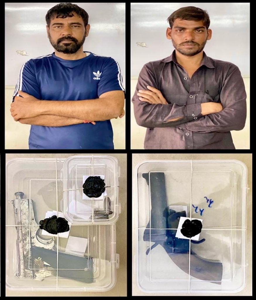 ત્યારે રાજકોટ ક્રાઇમ બ્રાન્ચ ની ટીમના પીએસઆઇ પી.એમ.ધાખડાની ટીમને વધુ એક બાતમી મળી હતી કે, કુચિયાદડ ગામનો વતની વિનોદ કે જે ભૂતકાળમાં ચોરીના ગુનામાં પોલીસ ચોપડે ચડી ચૂક્યો છે. તે પોતાની સાથે ગેર કાયદે હથિયાર લઈ પોતાના ગામમાં તેમજ આજુબાજુ ફરી રહ્યો છે. ત્યારે તેની અંગજડતી કરતા તેની પાસેથી દેશી બનાવટનો એક તમંચો ઝડપાયો હતો. પૂછપરછમાં તેણે ગેર કાયદે હથિયાર શોખ માટે તેમજ ભૂતકાળમાં એક મારામારી થઈ હોઈ તેના કારણે રાખ્યું હોવાનું જણાવ્યું છે. ત્યારે રાજકોટ ક્રાઇમ બ્રાન્ચ ની ટીમના પીએસઆઇ પી.એમ.ધાખડાની ટીમને વધુ એક બાતમી મળી હતી કે, કુચિયાદડ ગામનો વતની વિનોદ કે જે ભૂતકાળમાં ચોરીના ગુનામાં પોલીસ ચોપડે ચડી ચૂક્યો છે. તે પોતાની સાથે ગેર કાયદે હથિયાર લઈ પોતાના ગામમાં તેમજ આજુબાજુ ફરી રહ્યો છે. ત્યારે તેની અંગજડતી કરતા તેની પાસેથી દેશી બનાવટનો એક તમંચો ઝડપાયો હતો. પૂછપરછમાં તેણે ગેર કાયદે હથિયાર શોખ માટે તેમજ ભૂતકાળમાં એક મારામારી થઈ હોઈ તેના કારણે રાખ્યું હોવાનું જણાવ્યું છે.