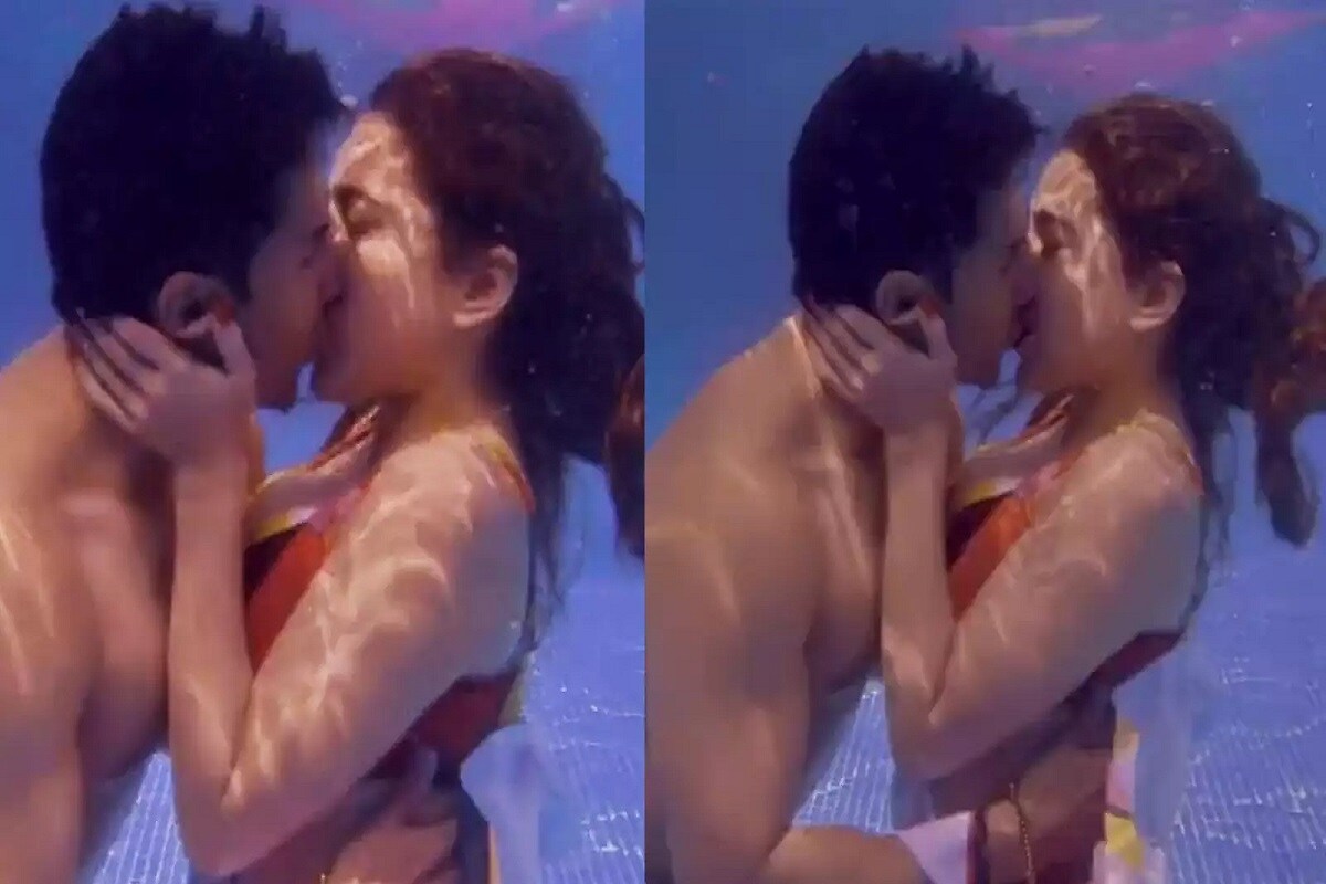 એન્ટરટેઇનમેન્ટ ડેસ્ક: વરૂણ ધવન (Varun Dhawan) અને સારા અલી ખાન (Sara Ali Khan) તેમની અપકમિંગ ફિલ્મ કુલી નં.1ને લઈને ખુબ જ ચર્ચામાં છે. ફિલ્મ કુલી નં.1નું ટ્રેલર હાલમાં જ દર્શકોની સામે આવ્યું છે. ફિલ્મનું ટ્રેલરને દર્શકોને ખાસ પસંદ આવ્યું નથી. પણ વરૂણ સારાની જોડી દર્શકોને ગમી રહી છે. એન્ટરટેઇનમેન્ટ ડેસ્ક: વરૂણ ધવન (Varun Dhawan) અને સારા અલી ખાન (Sara Ali Khan) તેમની અપકમિંગ ફિલ્મ કુલી નં.1ને લઈને ખુબ જ ચર્ચામાં છે. ફિલ્મ કુલી નં.1નું ટ્રેલર હાલમાં જ દર્શકોની સામે આવ્યું છે. ફિલ્મનું ટ્રેલરને દર્શકોને ખાસ પસંદ આવ્યું નથી. પણ વરૂણ સારાની જોડી દર્શકોને ગમી રહી છે.