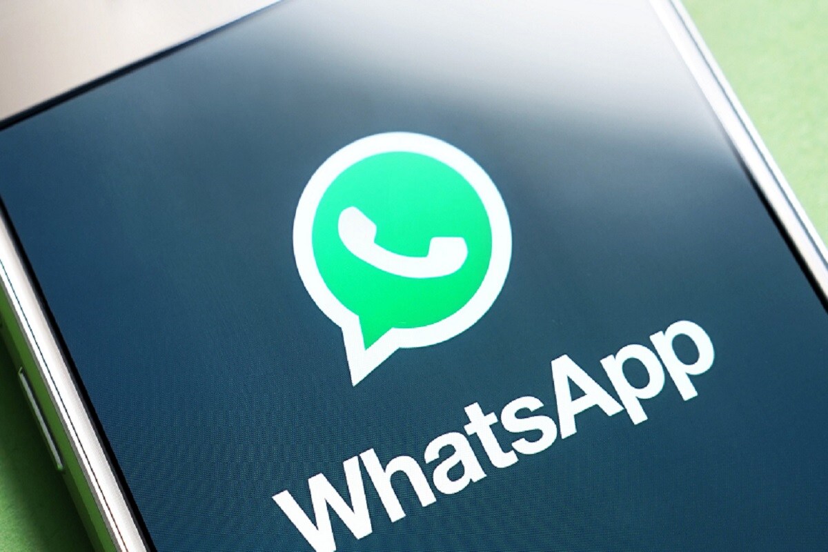 આ iPhone મોડલ પર બંધ થઈ જશે WhatsApp - એપલના iPhone 4, iPhone 4S, iPhone 5, iPhone 5S, iPhone 6 અને iPhone 6Sને ઓપરેટિંગ સિસ્ટમ iOS 9 થી અપડેટ કરવા પડશે. જાણકારી માટે જણાવી દઈએ કે iPhone 6S, 6 Plus અને iPhone SE પ્રથમ જનરેશનના આઈફોન છે. જેને iOS 14થી અપડેટ કરવામાં આવી શકે છે. આ iPhone મોડલ પર બંધ થઈ જશે WhatsApp - એપલના iPhone 4, iPhone 4S, iPhone 5, iPhone 5S, iPhone 6 અને iPhone 6Sને ઓપરેટિંગ સિસ્ટમ iOS 9 થી અપડેટ કરવા પડશે. જાણકારી માટે જણાવી દઈએ કે iPhone 6S, 6 Plus અને iPhone SE પ્રથમ જનરેશનના આઈફોન છે. જેને iOS 14થી અપડેટ કરવામાં આવી શકે છે.