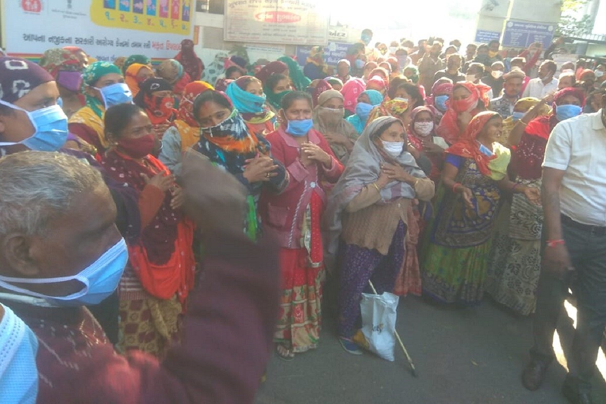 અમદાવાદમાં આજે સફાઇકર્મીઓ હળતાળ પર, ગઇકાલે સફાઇકર્મીએ કર્યો હતો આપઘાતનો પ્રયાસ