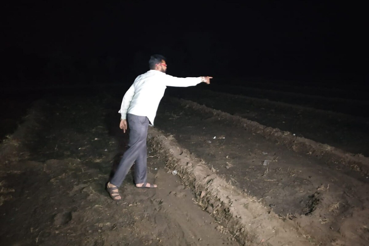 વસ્ત્રાલની સીમમાં ભયજી જી રાજાજીના ખેતરમાં શક્તિમાંના મંદિર પાસે દીપડાના પગના નિશાન પણ મળી આવ્યા છે. વન વિભાગને જાણ કરવામાં આવ્યા બાદ દીપડાને પકડવા માટે પાંજરાઓ મૂકવામાં પણ આવ્યા છે. વસ્ત્રાલની સીમમાં ભયજી જી રાજાજીના ખેતરમાં શક્તિમાંના મંદિર પાસે દીપડાના પગના નિશાન પણ મળી આવ્યા છે. વન વિભાગને જાણ કરવામાં આવ્યા બાદ દીપડાને પકડવા માટે પાંજરાઓ મૂકવામાં પણ આવ્યા છે.