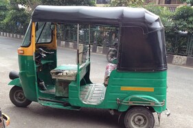 અમદાવાદી યુવકનો દારૂ સંતાડવાનો ગજબનો આઈડિયા, હેરાફેરીની રીત જોઈ પોલીસ માથું ખંજવાળવા લાગી