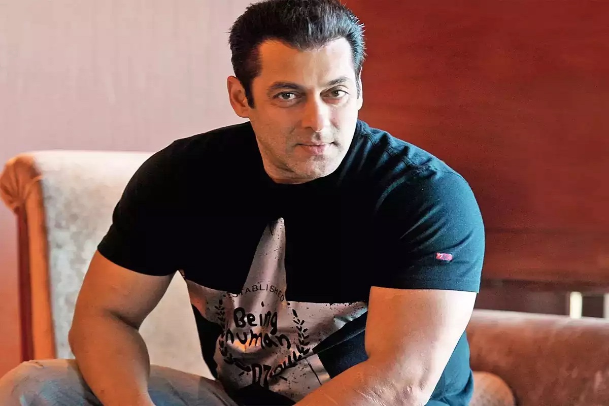  સલમાન ખાન (Salman Khan) આ વિકેન્ડમાં બિગ બોસમાં (Big Boss) વિકેન્ડ કા વારમાં દેખાયા નથી. શું સલમાનનો કોન્ટ્રાક્ટ પૂરો થવાને કારણે સલમાન બિગ બોસ હોસ્ટ કરવા નથી આવી રહ્યા ? કે પછી તેની પાછળ બીજુ જ કોઈ કારણ જવાબદાર છે. આવા ઘણાં પ્રશ્નો દર્શકોના મનમાં ઉઠી રહ્યા છે. ત્યારે પ્રેક્ષકોને આ વાત જાણવામાં ખૂબ રસ પડશે કે શું સલમાન ખાનનો કોન્ટ્રાક્ટ સમાપ્ત થઈ ગયો કે પછી અન્ય કોઈ કારણ છે