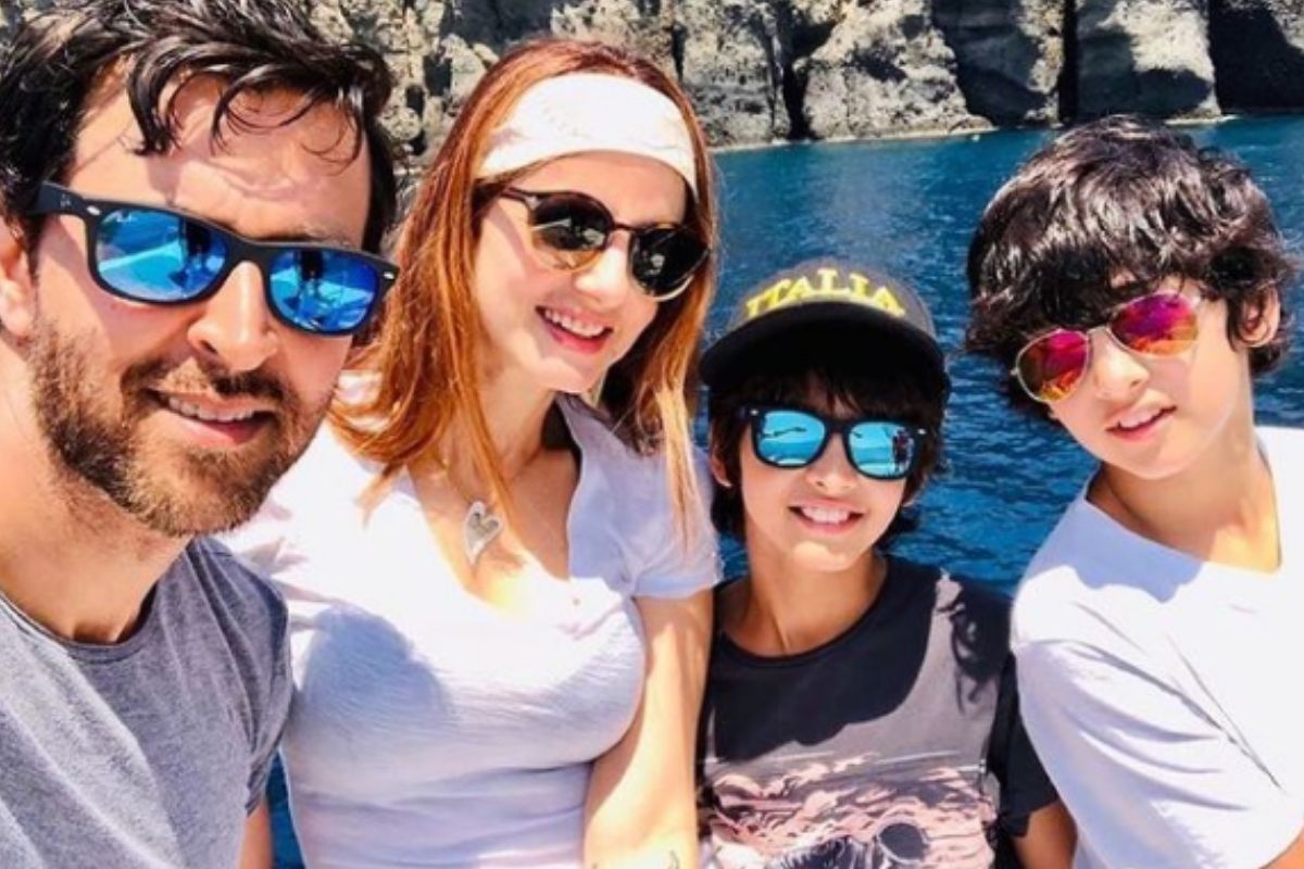 એન્ટરટેઇનમેન્ટ ડેસ્ક: રિતિક રોશન (Hrithik Roshan)નાં જન્મ દિવસે તેની એક્સ વાઇફ સુઝૈન ખાને વધુ ખાસ બનાવી દીધો. સુઝૈન ખાને (Sussanne Khan) એ રિતિક રોશનનાં જન્મ દિવસે તેની અનસીન ફોટો અને વીડિયો શેર કર્યો છે. આ તસવીરોમાં રિતિક તેનાં બંને દીકરાઓ સાથે નજર આવી રહ્યો છે. એન્ટરટેઇનમેન્ટ ડેસ્ક: રિતિક રોશન (Hrithik Roshan)નાં જન્મ દિવસે તેની એક્સ વાઇફ સુઝૈન ખાને વધુ ખાસ બનાવી દીધો. સુઝૈન ખાને (Sussanne Khan) એ રિતિક રોશનનાં જન્મ દિવસે તેની અનસીન ફોટો અને વીડિયો શેર કર્યો છે. આ તસવીરોમાં રિતિક તેનાં બંને દીકરાઓ સાથે નજર આવી રહ્યો છે.