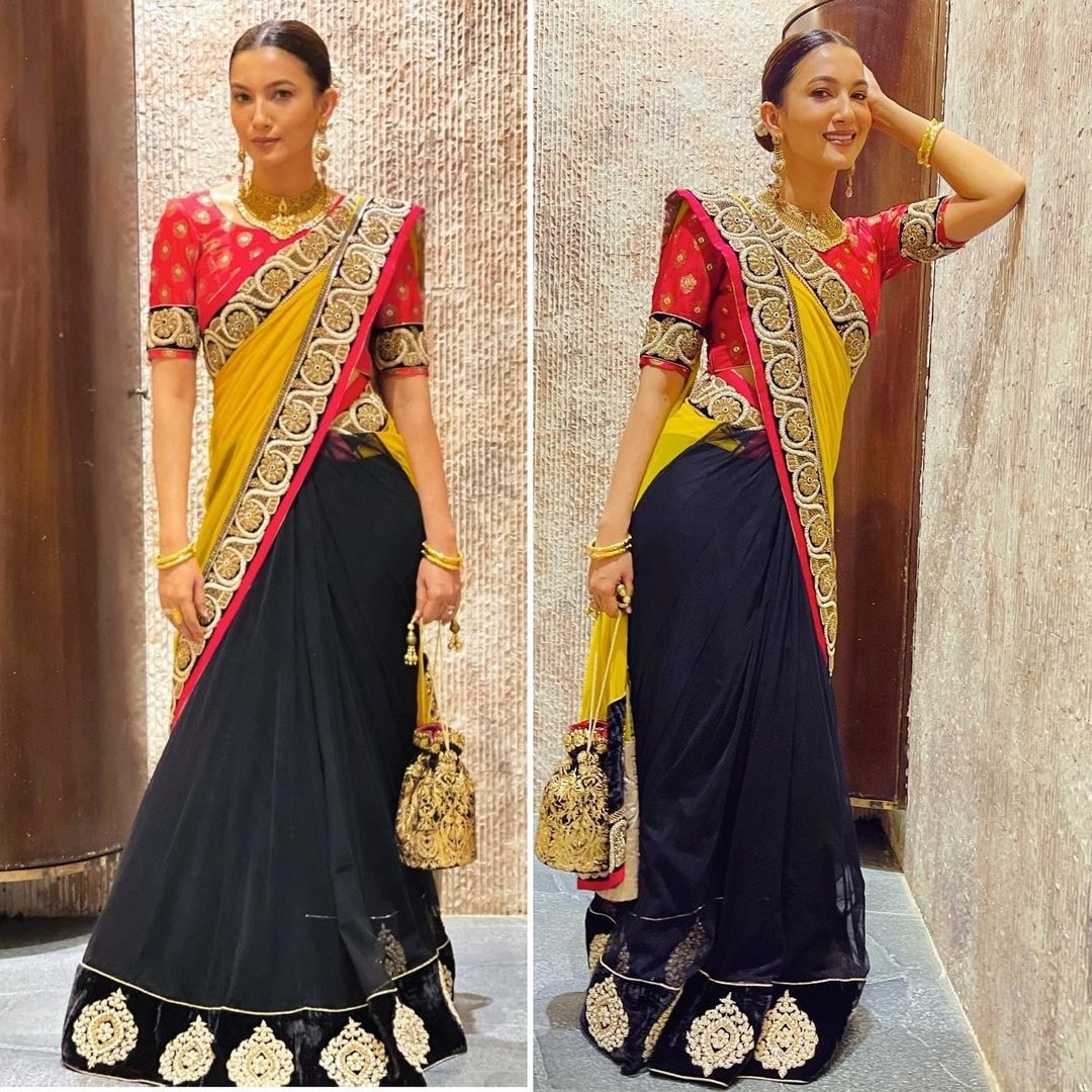 ગૌહરે લગ્ન બાદ પહેલી વખત સાડી પહેરી હતી. તો ઝૈદે ગોલ્ડન કલરનો પજામો કુર્તો અને કોટી પહેરેલો હતો. બિગ બોસ ફેઇમ ગૌહર ખાન (Gauhar Khan)એ 25 ડિસેમ્બરનાં તેનાં બોયફ્રેન્ડ ઝૈદ દરબાર સાથે લગ્ન કર્યા છે. લગ્નની સાજે રિસેપ્શન પાર્ટી હતી જેમાં ઘણાં ટીવીથી લઇ બોલિવૂડ સ્ટાર્સ આવ્યાં હતાં. (PHOTO: Instagram/Gauahar Khan) ગૌહરે લગ્ન બાદ પહેલી વખત સાડી પહેરી હતી. તો ઝૈદે ગોલ્ડન કલરનો પજામો કુર્તો અને કોટી પહેરેલો હતો. બિગ બોસ ફેઇમ ગૌહર ખાન (Gauhar Khan)એ 25 ડિસેમ્બરનાં તેનાં બોયફ્રેન્ડ ઝૈદ દરબાર સાથે લગ્ન કર્યા છે. લગ્નની સાજે રિસેપ્શન પાર્ટી હતી જેમાં ઘણાં ટીવીથી લઇ બોલિવૂડ સ્ટાર્સ આવ્યાં હતાં. (PHOTO: Instagram/Gauahar Khan)
