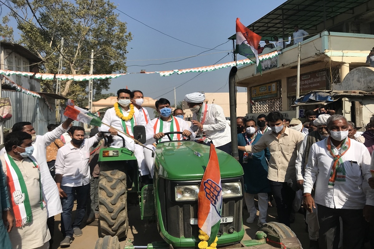 ગુજરાત કોંગ્રેસ દ્વારા 18 જાન્યુઆરીથી 28 જાન્યુઆરી દરમિયાન સમગ્ર ગુજરાતમાં શહેરોમાં વોર્ડ વાઇઝ, જિલ્લામાં પંચાયત તથા તાલુકા પંચાયત સીટ વાઇઝ તથા 81 નગરપાલિકા વોર્ડ વાઇઝ પ્રદેશ કોંગ્રેસ જન સંપર્ક અભિયાન શરૂ કરી ચૂંટણી પ્રચારનો શ્રી ગણેશ કર્યા છે. ગુજરાત કોંગ્રેસ દ્વારા 18 જાન્યુઆરીથી 28 જાન્યુઆરી દરમિયાન સમગ્ર ગુજરાતમાં શહેરોમાં વોર્ડ વાઇઝ, જિલ્લામાં પંચાયત તથા તાલુકા પંચાયત સીટ વાઇઝ તથા 81 નગરપાલિકા વોર્ડ વાઇઝ પ્રદેશ કોંગ્રેસ જન સંપર્ક અભિયાન શરૂ કરી ચૂંટણી પ્રચારનો શ્રી ગણેશ કર્યા છે.