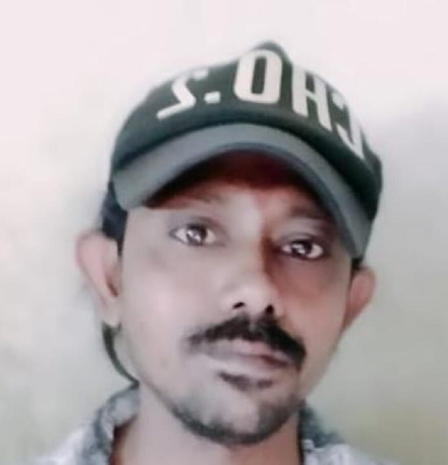 ત્યારે ભાવેશ ને છાતીના ભાગમાં શરીરનો ઊંડો ઘા વાગતા તેનું શરીર લોહીલુહાણ થઇ ગયું હતું. ત્યારબાદ ભાવેશ ની સારવાર માટે એક બાદ એક તેને હોસ્પિટલ ફેરવવા લાગ્યા હતા. અંતે ભાવેશને સિવિલ હોસ્પિટલ ખાતે ખસેડવામાં આવતા તેને દમ તોડી દીધો હતો. ત્યારે ભાવેશ ને છાતીના ભાગમાં શરીરનો ઊંડો ઘા વાગતા તેનું શરીર લોહીલુહાણ થઇ ગયું હતું. ત્યારબાદ ભાવેશ ની સારવાર માટે એક બાદ એક તેને હોસ્પિટલ ફેરવવા લાગ્યા હતા. અંતે ભાવેશને સિવિલ હોસ્પિટલ ખાતે ખસેડવામાં આવતા તેને દમ તોડી દીધો હતો.
