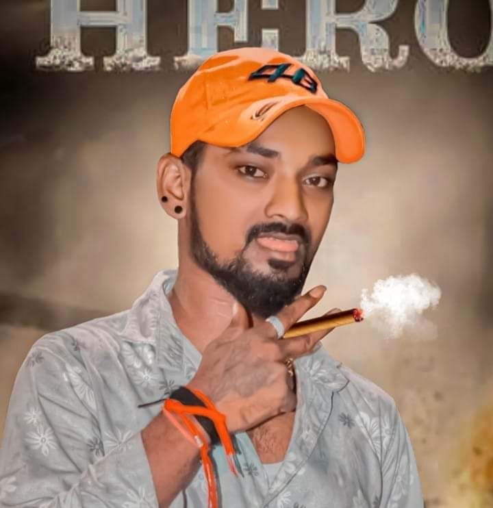 જો કે ઘટનાના પગલે પોલીસ દોડતી થઇ ગઈ હતી. અને સમગ્ર મામલે તપાસ શરુ કરી છે. પરંતુ જે પ્રકારે શહેરમાં ક્રાઈમ રેટ વધી રહ્યો છે તેને લઈને પોલીસ પેટ્રોલિંગ સામે પ્રશ્નો ઉભા થયા છે. એક તરફ સુરત સ્માર્ટ સીટી બની રહ્યું છે. સુરતમાં મેટ્રો ટ્રેન, બુલેટ ટ્રેન જેવી સુવિધાઓ ઉભી થવા જઈ રહી છે. તો બીજી તરફ શહેરમાં આયે દિન હત્યાઓ, ચોરી, લુંટફાટ, ખંડણી, અપહરણ જેવી ઘટનાઓ વધી રહી છે. જેને લઈને સુરતની છબી બગડી રહી છે. ત્યારે આ બધા વચ્ચે શહેરમાં વધુ એક હત્યાની ઘટના સામે આવી છે. જો કે ઘટનાના પગલે પોલીસ દોડતી થઇ ગઈ હતી. અને સમગ્ર મામલે તપાસ શરુ કરી છે. પરંતુ જે પ્રકારે શહેરમાં ક્રાઈમ રેટ વધી રહ્યો છે તેને લઈને પોલીસ પેટ્રોલિંગ સામે પ્રશ્નો ઉભા થયા છે. એક તરફ સુરત સ્માર્ટ સીટી બની રહ્યું છે. સુરતમાં મેટ્રો ટ્રેન, બુલેટ ટ્રેન જેવી સુવિધાઓ ઉભી થવા જઈ રહી છે. તો બીજી તરફ શહેરમાં આયે દિન હત્યાઓ, ચોરી, લુંટફાટ, ખંડણી, અપહરણ જેવી ઘટનાઓ વધી રહી છે. જેને લઈને સુરતની છબી બગડી રહી છે. ત્યારે આ બધા વચ્ચે શહેરમાં વધુ એક હત્યાની ઘટના સામે આવી છે.