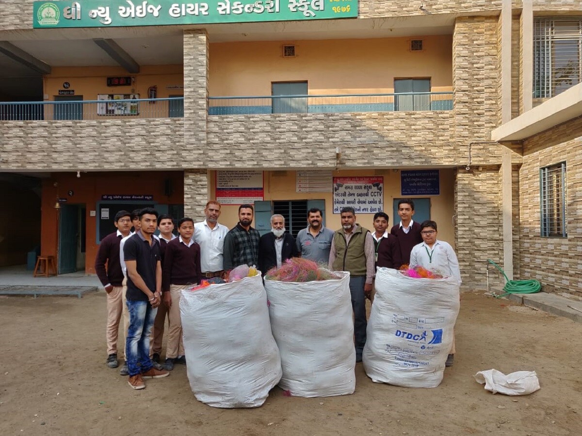 ગયા વર્ષે આ અભિયાન અંતર્ગત અમદાવાદી દિવાન બલ્લુભાઈ સ્કુલ દ્વારા આશરે ૬૦૦થી ૭૦૦ કિલો જેટલી દોરી એકત્ર કરવામાં આવી હતી. આ અંગે જણાવતા ટ્રસ્ટ પાપાના મેનેજીંગ ટ્રસ્ટી ડૉ.સિદ્ધાર્થ ઠાકર જણાવે છે કે, વેસ્ટ દોરીનો ગૂંચળું લોકો ઉત્તરાયણ બાદ બાળી નાખે છે. પરંતુ આવું કરવાને બદલે જો તેને એક જગ્યાએ એકત્રિત કરવામાં આવે અને ટ્રસ્ટ પાપાને મોકલી આપવામાં આવે તો અમે તેને ગ્રીન ઈલેક્ટ્રીસીટીને નુકસાન પહોંચાડ્યા વગર તેેેને રીયુઝ માટે આપીશું. ગયા વર્ષે આ અભિયાન અંતર્ગત અમદાવાદી દિવાન બલ્લુભાઈ સ્કુલ દ્વારા આશરે ૬૦૦થી ૭૦૦ કિલો જેટલી દોરી એકત્ર કરવામાં આવી હતી. આ અંગે જણાવતા ટ્રસ્ટ પાપાના મેનેજીંગ ટ્રસ્ટી ડૉ.સિદ્ધાર્થ ઠાકર જણાવે છે કે, વેસ્ટ દોરીનો ગૂંચળું લોકો ઉત્તરાયણ બાદ બાળી નાખે છે. પરંતુ આવું કરવાને બદલે જો તેને એક જગ્યાએ એકત્રિત કરવામાં આવે અને ટ્રસ્ટ પાપાને મોકલી આપવામાં આવે તો અમે તેને ગ્રીન ઈલેક્ટ્રીસીટીને નુકસાન પહોંચાડ્યા વગર તેેેને રીયુઝ માટે આપીશું.
